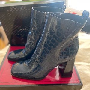 Sam Edelman Codie ankle bootie in blue ( teal or dark turquoise blue color)